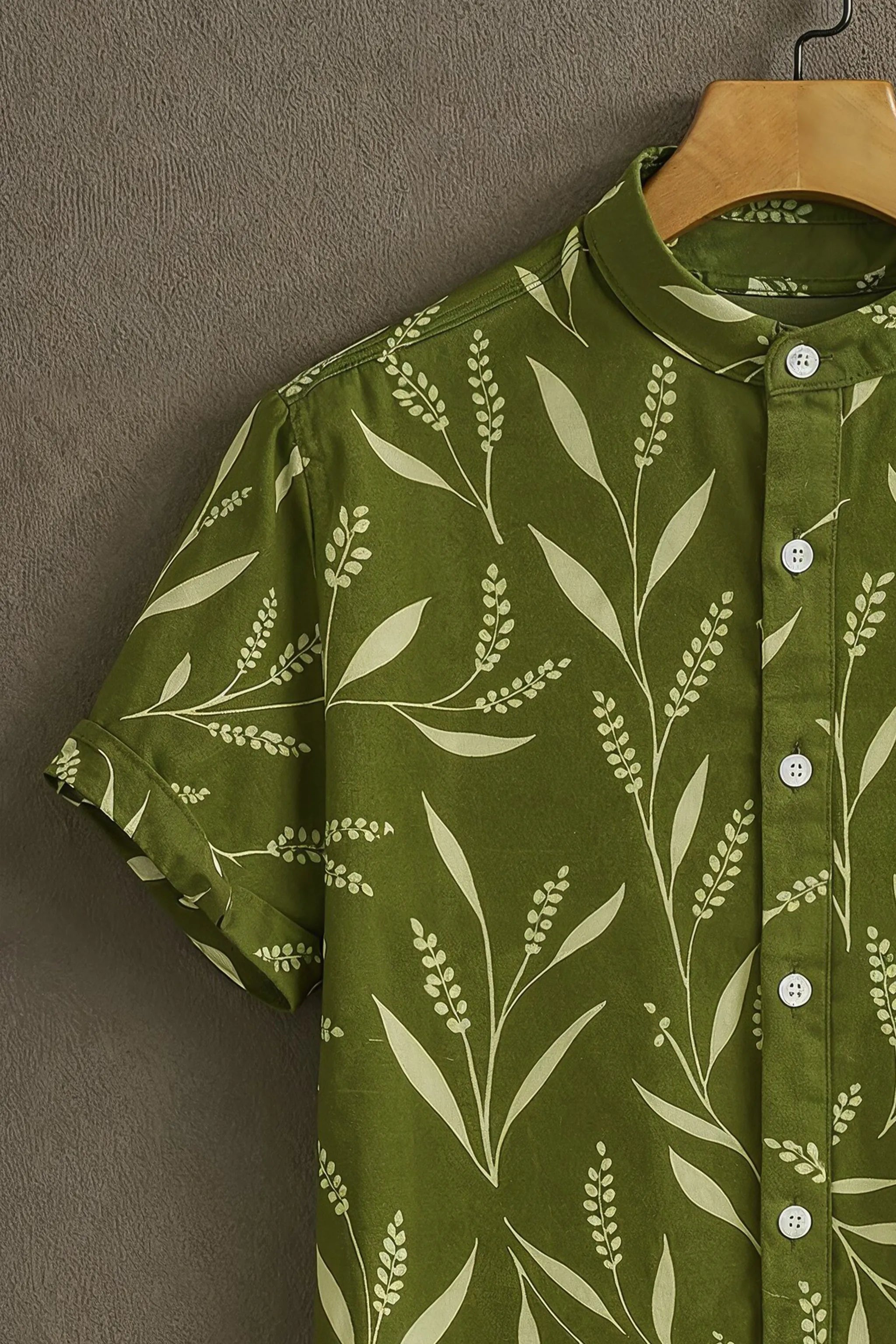 Men's Green Casual Shirt with Leaf Print